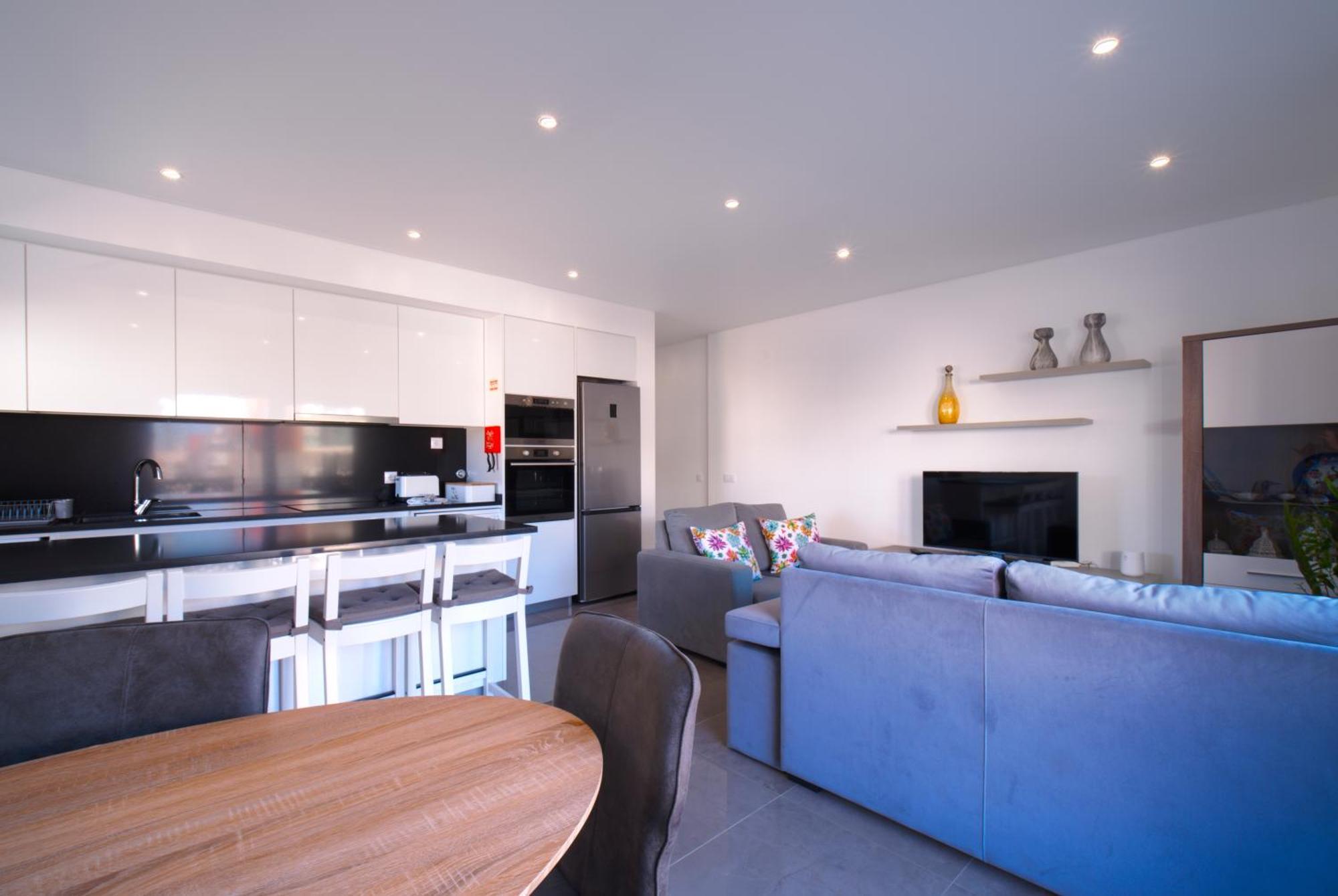 Beach & Surf Lovers Apartment With Ac - 발리알 외부 사진